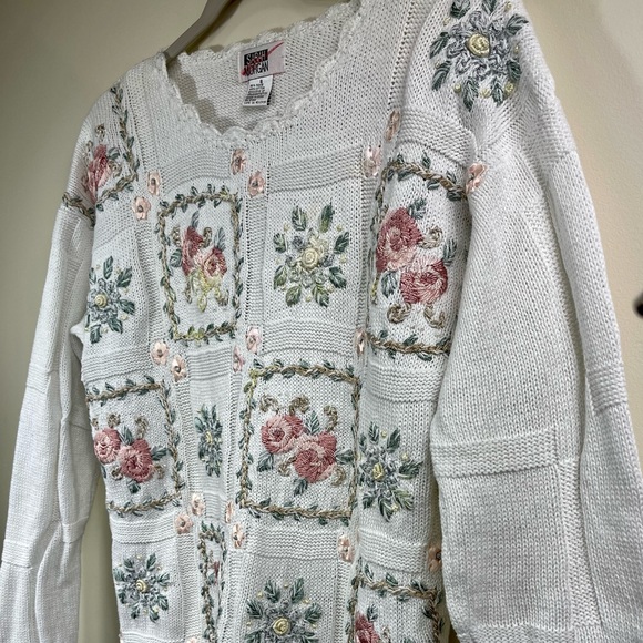 🌸 VTG 🌸Sarah Morgan White Pink Floral Embroidered Beaded Knit Sweater - S - Picture 5 of 10